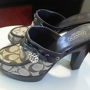 coach heels, in original coach colors, size 8 I do have a photo of the bottoms